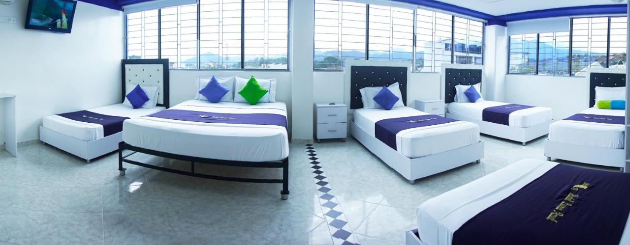 Hotel Luna Azul 弗洛伦西亚 外观 照片