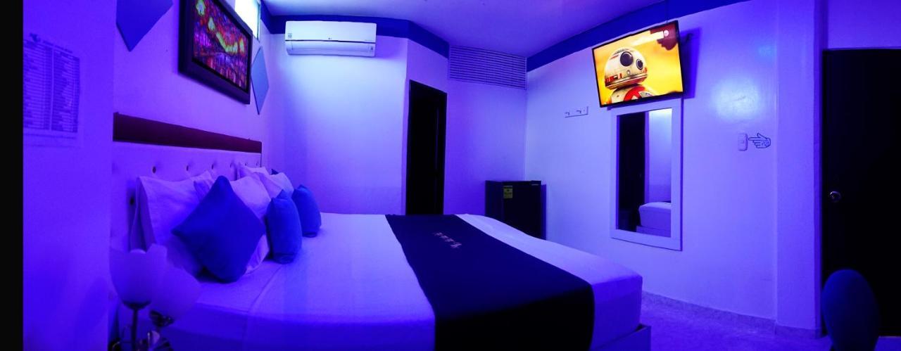 Hotel Luna Azul 弗洛伦西亚 外观 照片