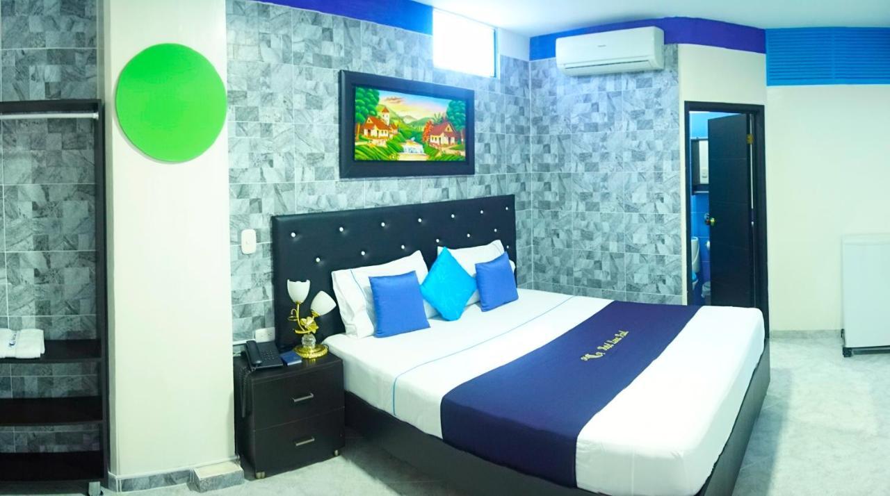 Hotel Luna Azul 弗洛伦西亚 外观 照片