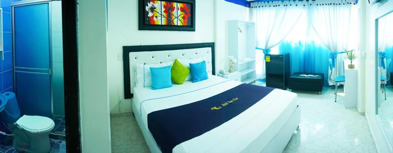 Hotel Luna Azul 弗洛伦西亚 外观 照片